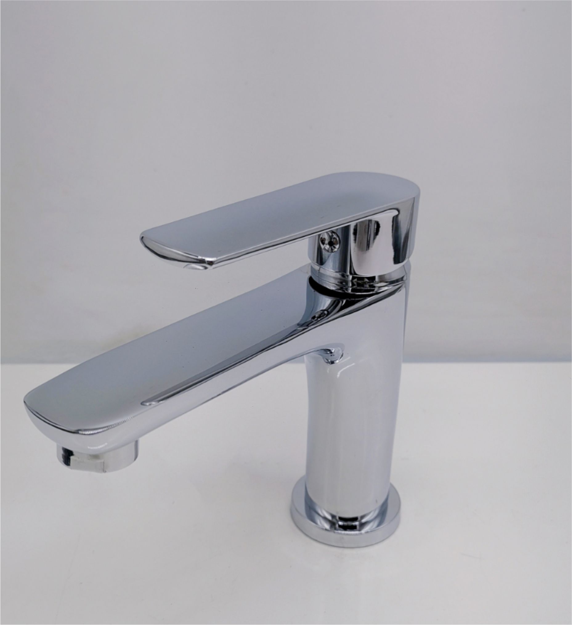 59精铜主体 水镀拉丝枪灰 面盆龙头5074.jpg